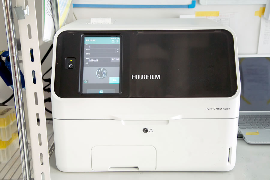 血液生化学検査機器（ドライケム）